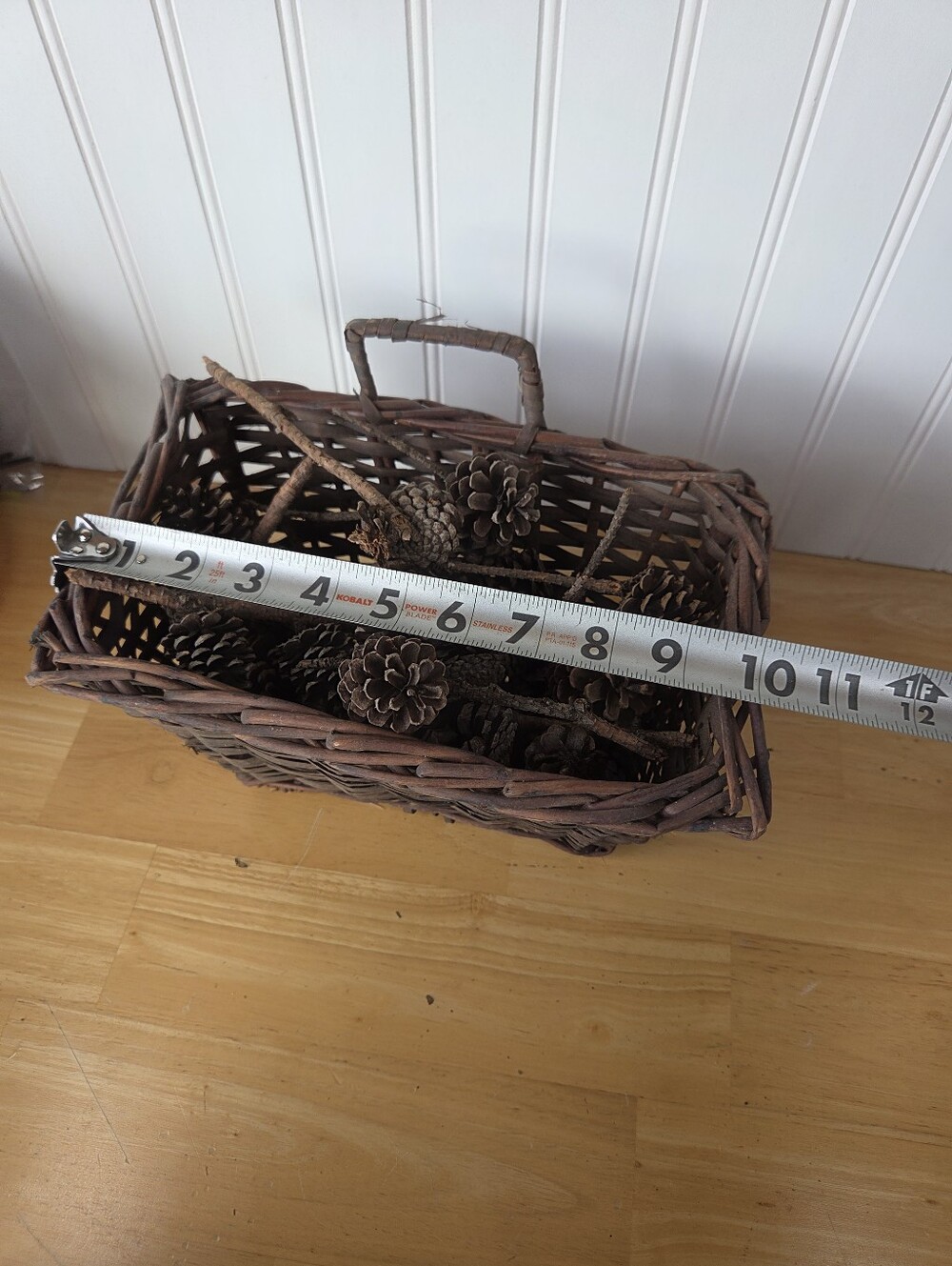 Vintage Basket Full Of Pine Cones Brown Wall Hanging - Picture 7 of 8